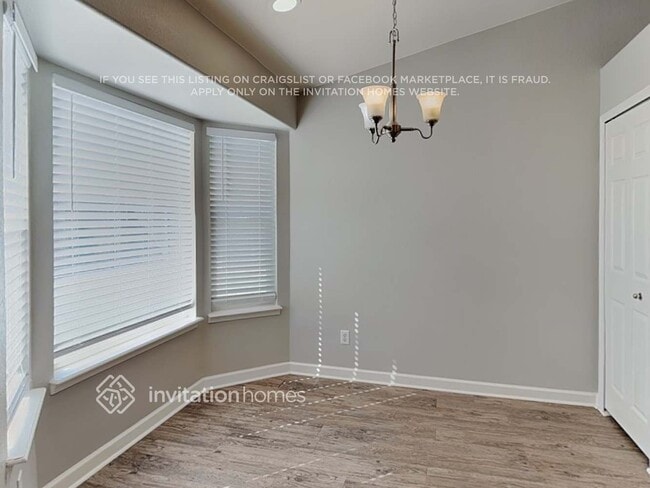 Building Photo - 8327 Firethorn Dr