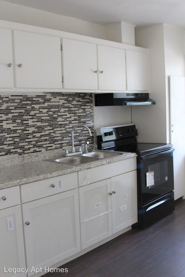 Building Photo - 1 br, 1 bath Apartment - 4625 Kostoryz Rd.