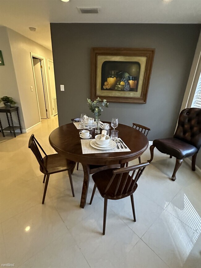 Foto del edificio - 2 br, 2 bath Duplex - 6220 Northwest King ...