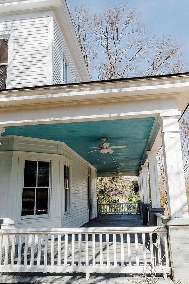 Foto del edificio - 129 N 4th St - 4bd and 2ba COMING SOON!!!
