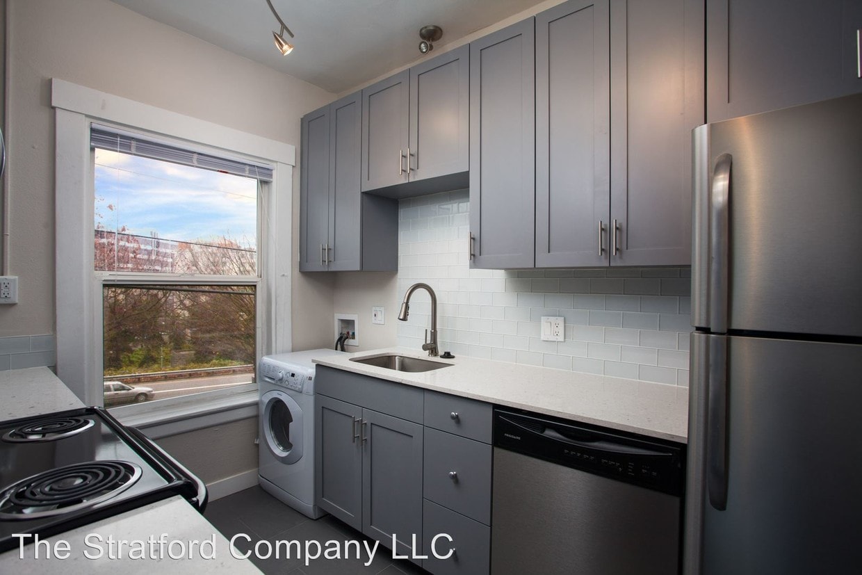Primary Photo - 2 br, 1 bath Apartment - 304 E Olive Place