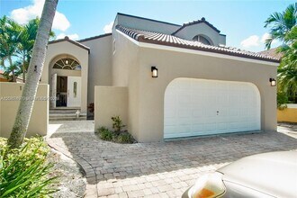 Building Photo - 11724 SW 92nd Ln
