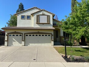 Building Photo - 845 Densmore Way