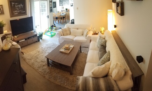 Living Room - 7453 Newcastle Golf Club Rd