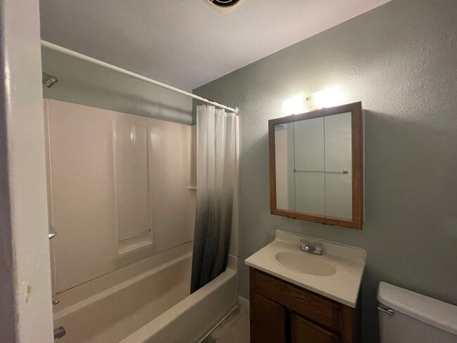 Foto del edificio - 414 E Madison St