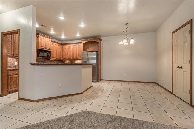 Building Photo - 924 SW 37th St