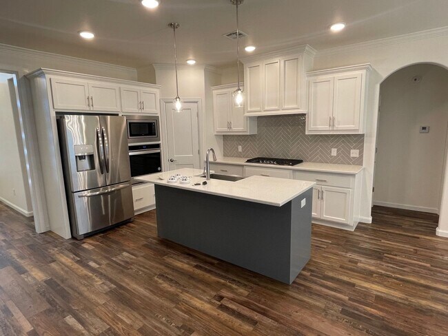 Building Photo - Beautiful 4 Bed, 3 Bath Home In St. James ...