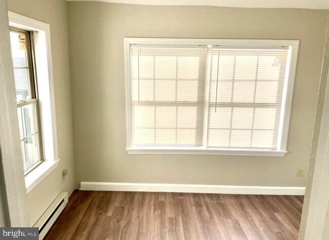Foto del edificio - 316 W Market St