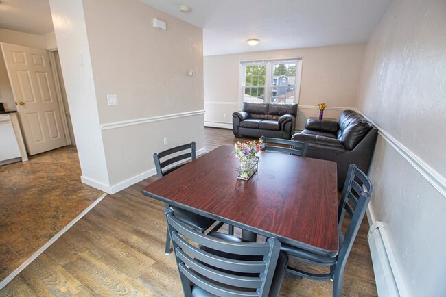 Dining area - The URI Townhouses