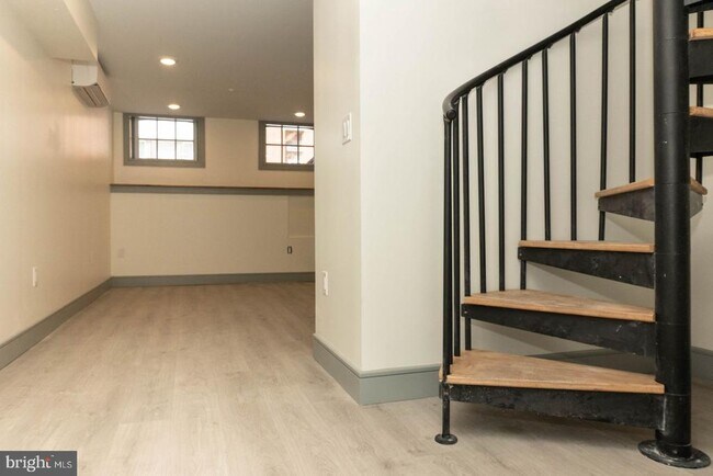 Foto del edificio - 327 S 16th St