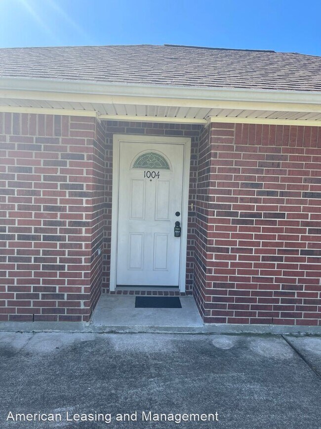 Building Photo - 2 br, 1 bath House - 1004 Helena Avenue - ...