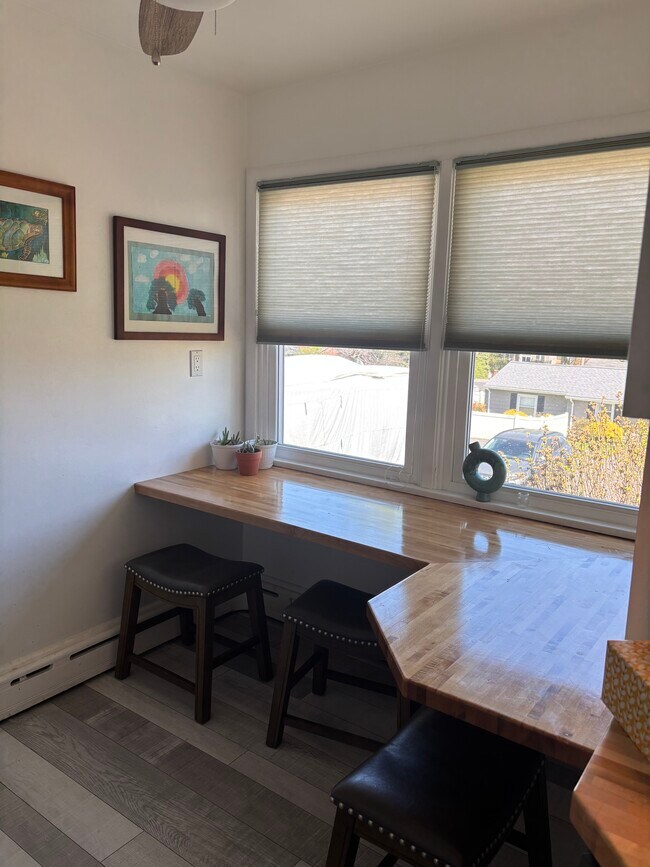 Foto del edificio - 440 Riverview Dr