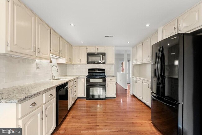 Foto del edificio - 11 Treaty Dr