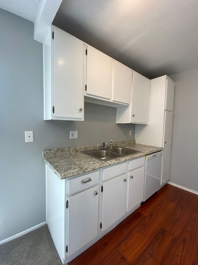 Building Photo - 11771