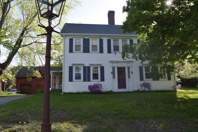 Building Photo - Beautiful 2nd floor Colonial farmhouse