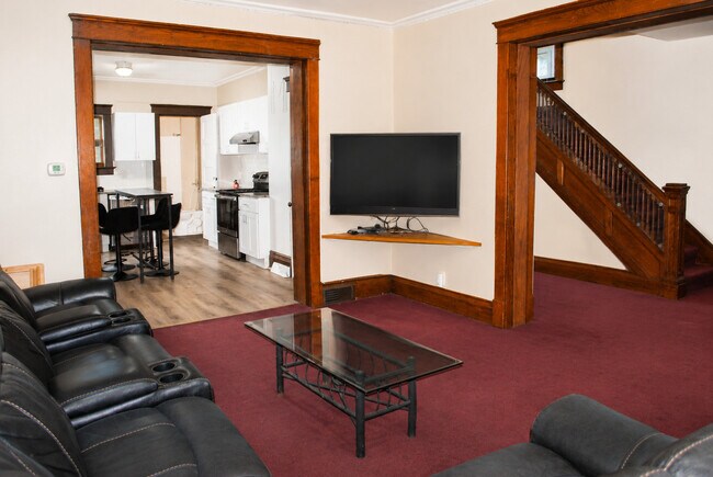Sala de estar principal - 518 Monroe St
