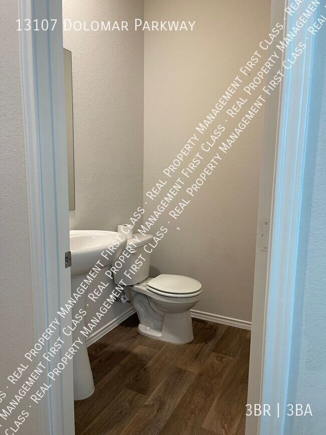 Foto del edificio - 13107 Dolomar Pkwy