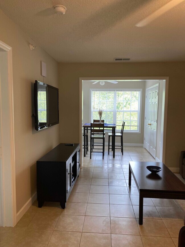 Foto del edificio - 3710 Pardue Woods Pl