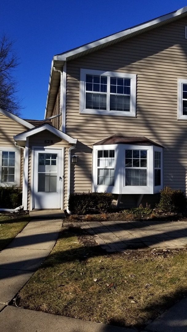 628 N Lake Shore Dr, Palatine, IL 60067 Townhome Rentals in Palatine