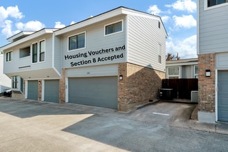 Building Photo - 17490 Meandering Way