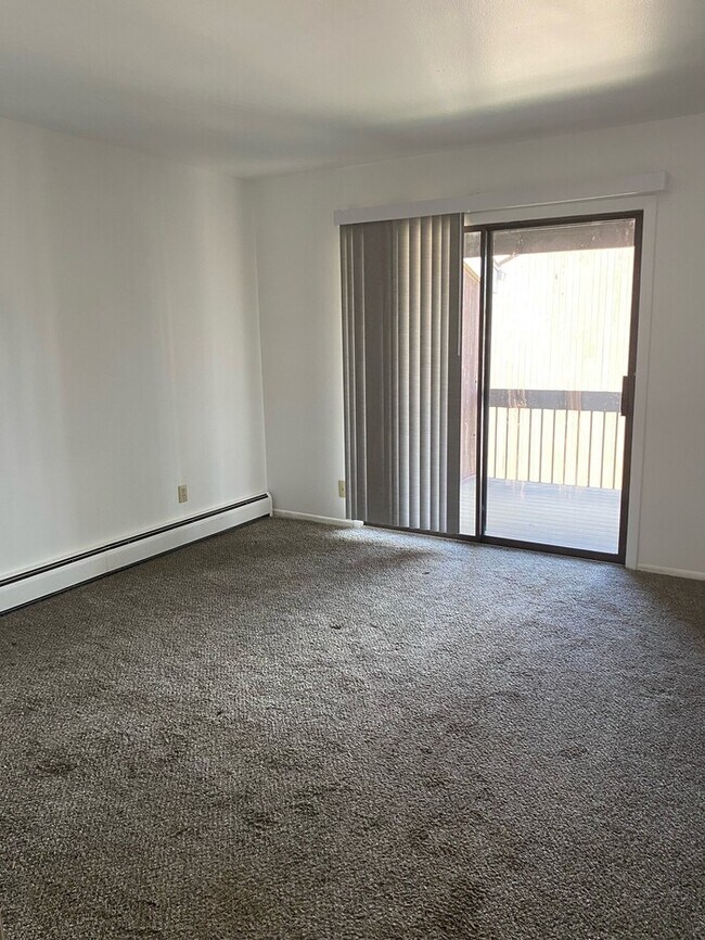 Building Photo - Charming Condo located in the heart of Col...