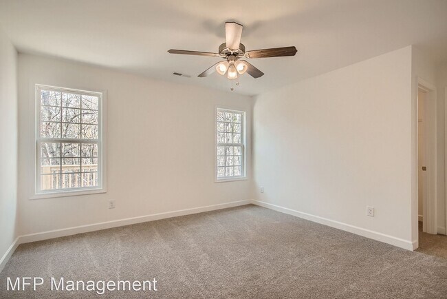 Foto del edificio - 4 br, 2 bath House - 111 Cumberland Ct