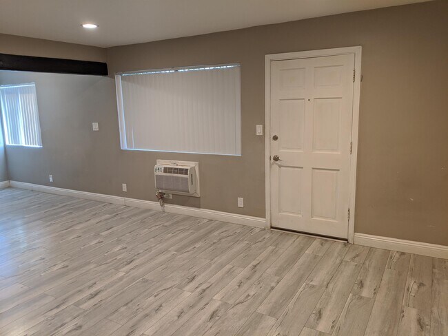 Foto del edificio - 20326 Cohasset St