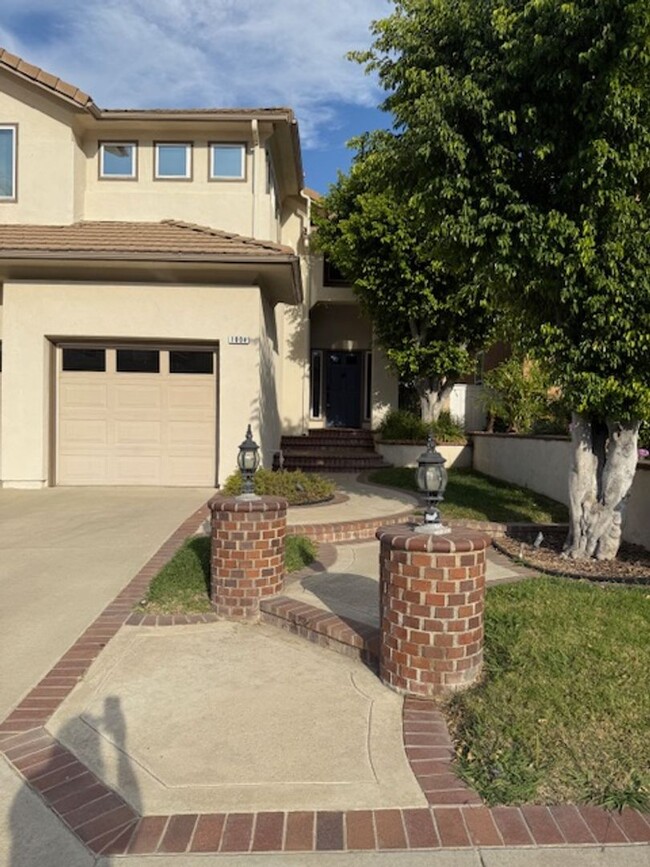 Foto del edificio - Single Family Residence in Anaheim Hills