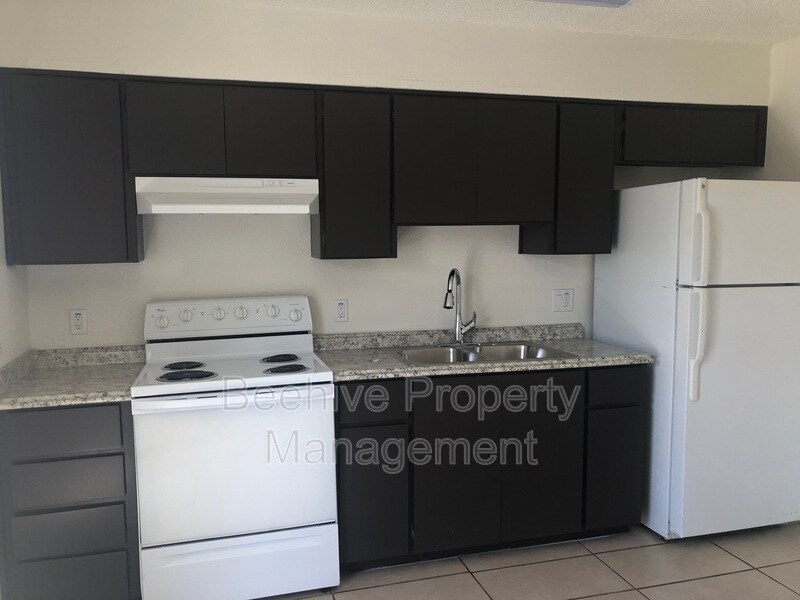 Foto del edificio - 1638 E Monroe St