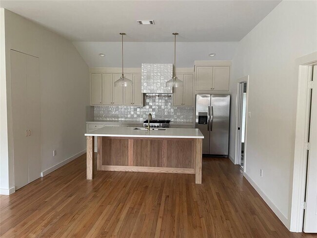 Foto del edificio - 2118 Wakefield Dr