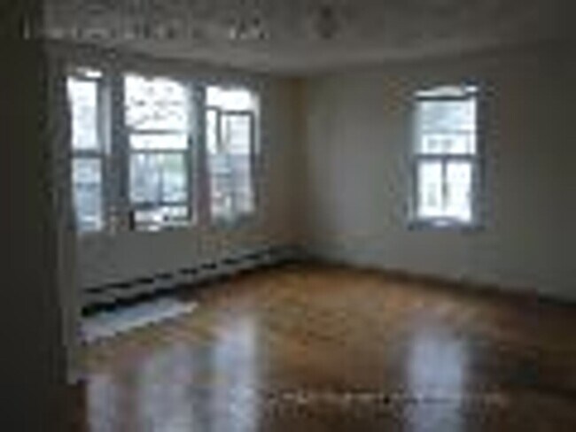 Building Photo - AWESOME FENWAY LISTING!!!
