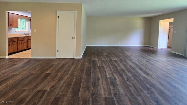 Foto del edificio - 6862 Westview Dr