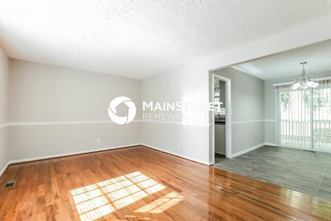 Building Photo - 4 Bedroom Pet-Friendly Home in GAINESVILLE...