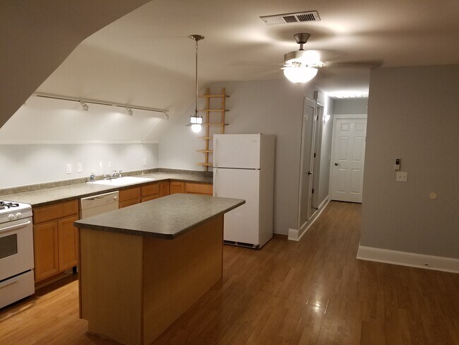 Foto del edificio - 2110 Bryant Ave S