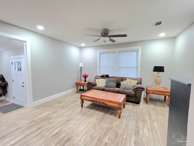 Foto del edificio - 18 Milton Rd