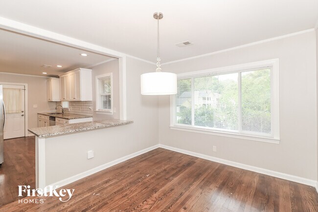 Building Photo - 2802 Glenvalley Dr