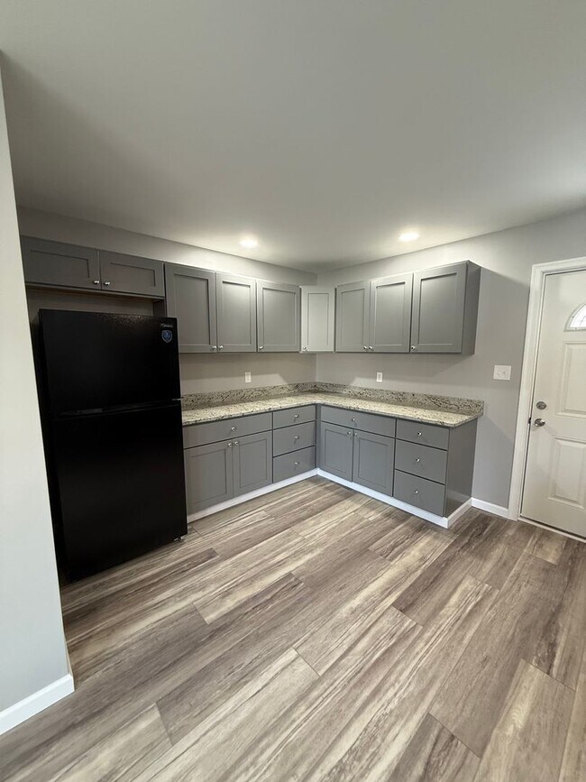 Foto del edificio - 1136 S Main St