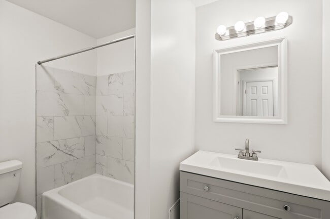 Building Photo - Barbara Manor Apartments