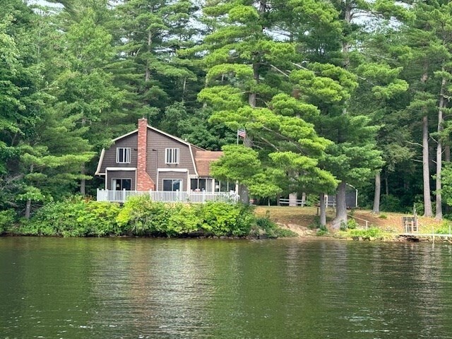 Foto del edificio - 104 Prouty Ln