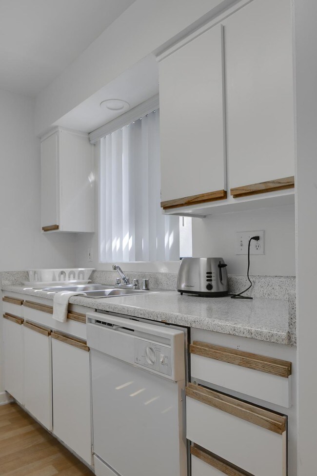 Foto del edificio - 3883 Parkview Ln