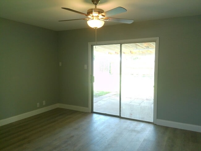 Building Photo - 6422 Beechwood Dr
