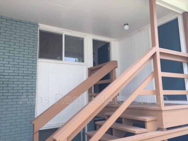 Foto del edificio - 920 Bishop Ct