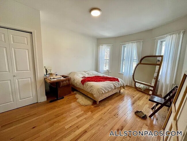 Foto del edificio - 84 Allston St