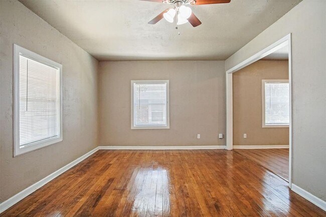 Building Photo - 406 Mid-America Blvd