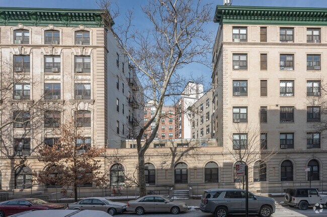 Building Photo - 1350 Grant Sq