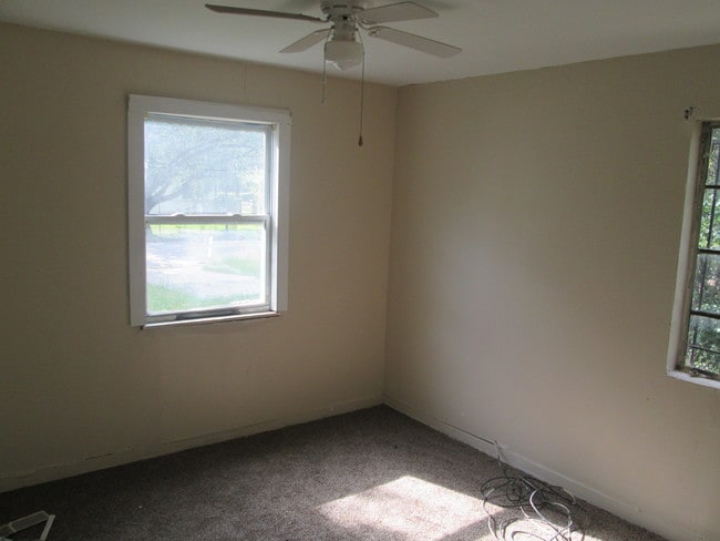 Building Photo - 1669 Douglas St