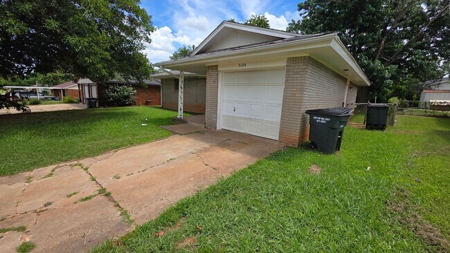 Photo - 3 Bed 1 Bath in Del City! House