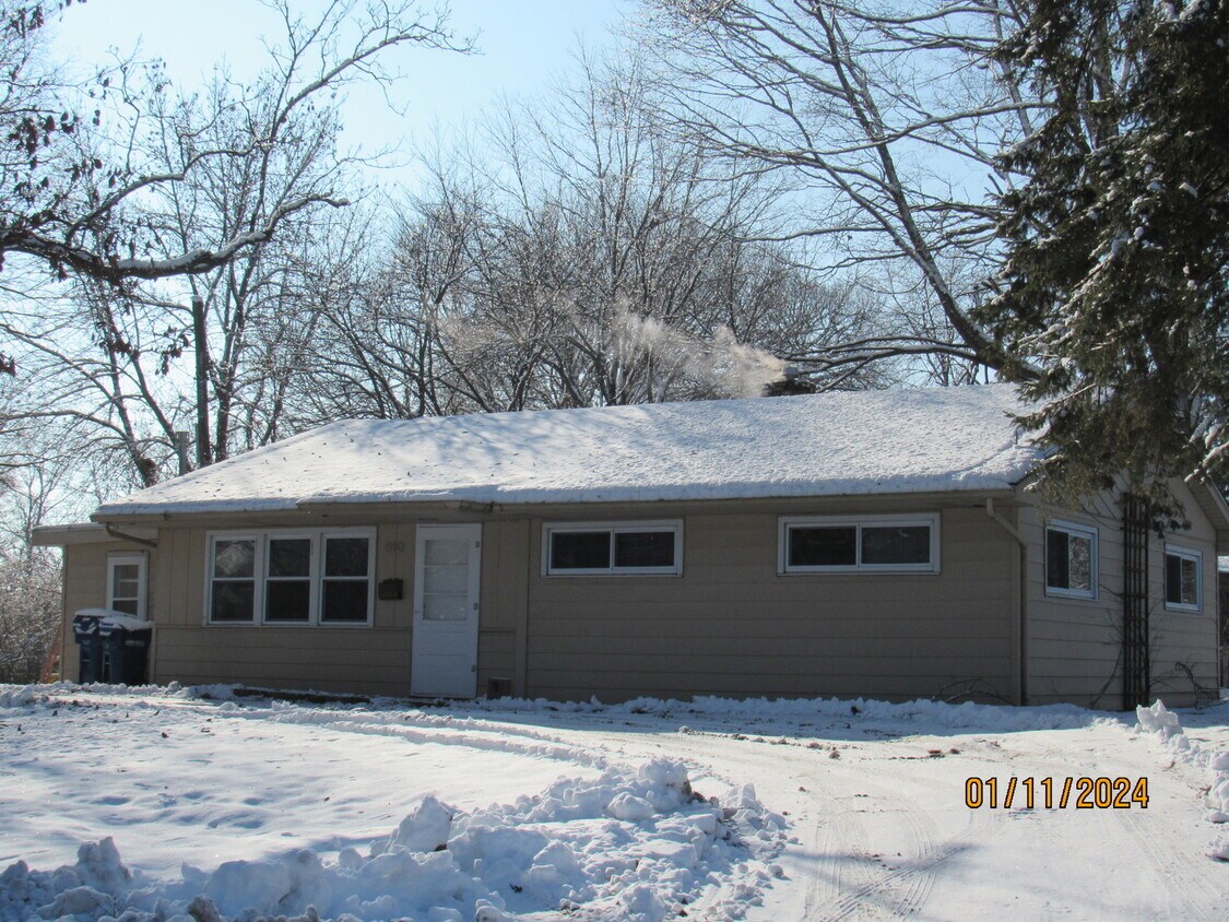 Primary Photo - 510 E Royal Dr