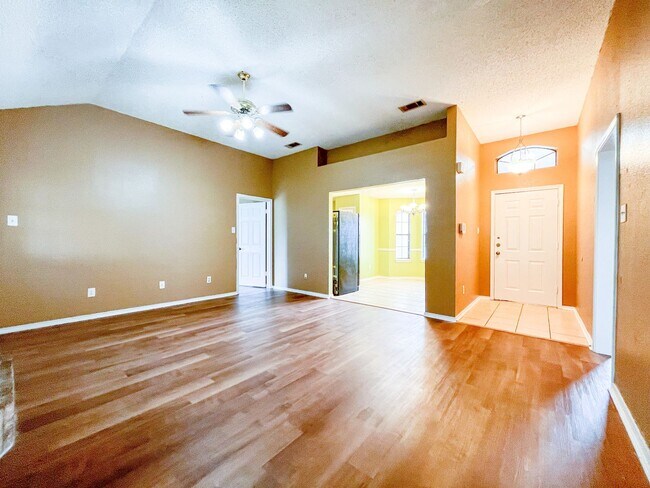 Building Photo - 3406 Bamboo Ln