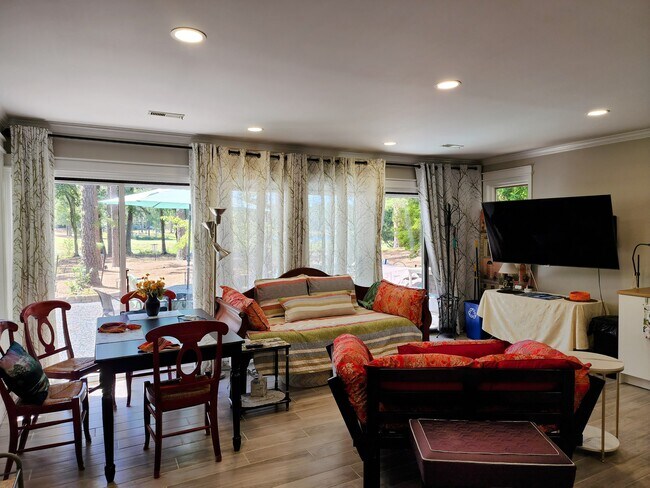 2 extra bed possible - 63 Juniper Creek Blvd